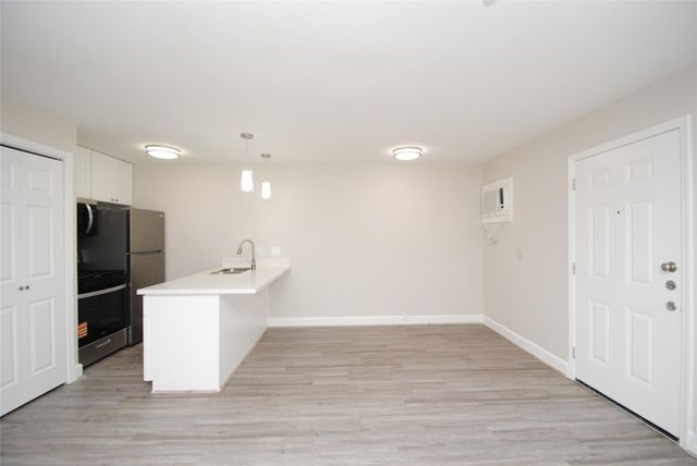 2515 Yoakum Boulevard 09, Houston, TX 77006