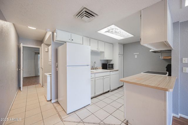 6822 N 35TH Avenue J, Phoenix, AZ 85017