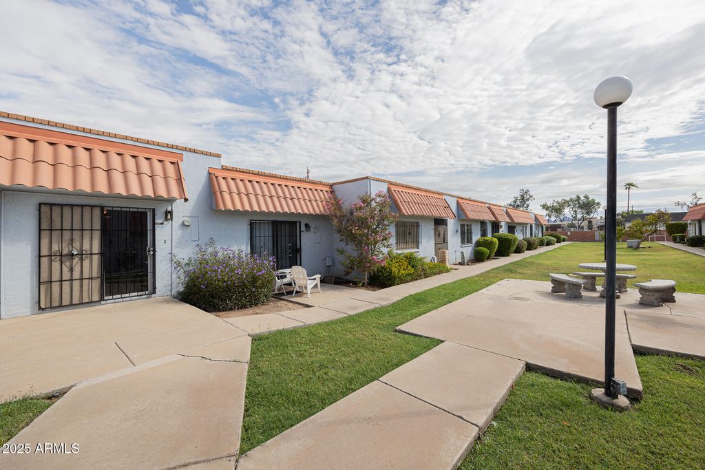 6822 N 35TH Avenue J, Phoenix, AZ 85017