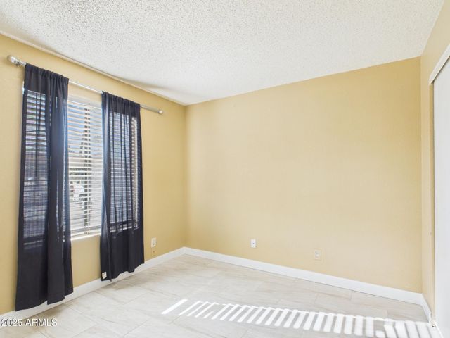 5236 W Peoria Avenue Apt 140, Glendale, AZ 85302
