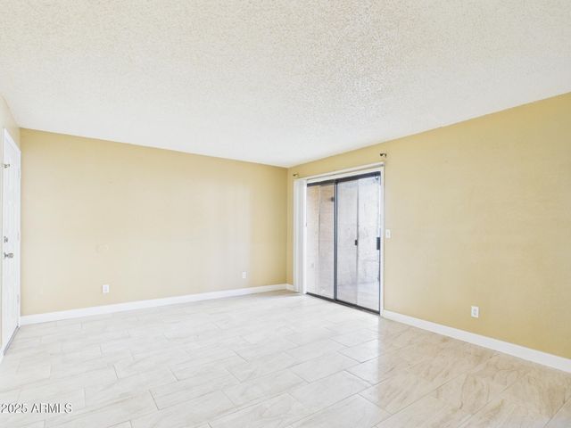 5236 W Peoria Avenue Apt 140, Glendale, AZ 85302