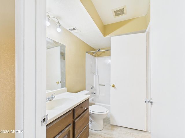 5236 W Peoria Avenue Apt 140, Glendale, AZ 85302