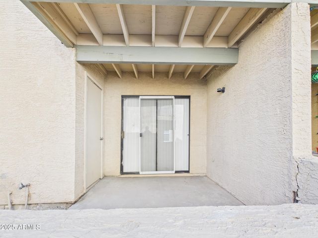 5236 W Peoria Avenue Apt 140, Glendale, AZ 85302