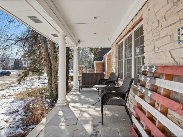 254 Coe Road, Clarendon Hills, IL 60514