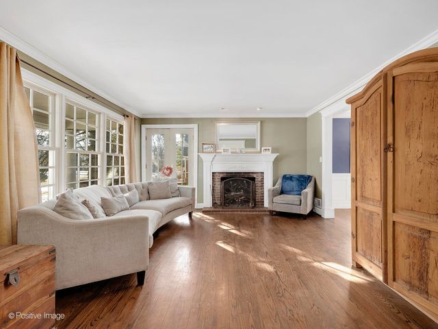 254 Coe Road, Clarendon Hills, IL 60514