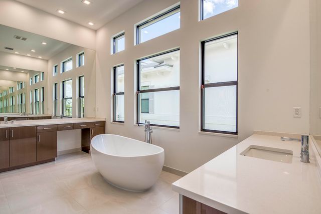 10013 Bird Watch Way, Palm Beach Gardens, FL 33412