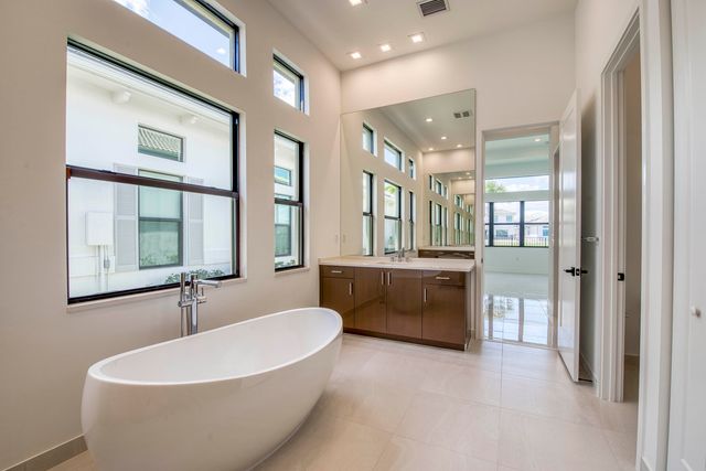 10013 Bird Watch Way, Palm Beach Gardens, FL 33412