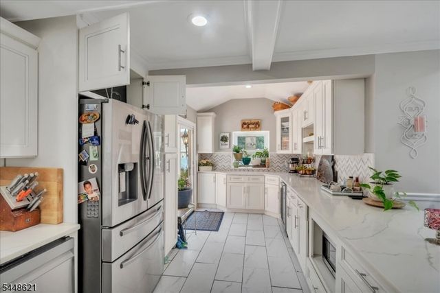 18 N 8Th St, Paterson City, NJ 07522