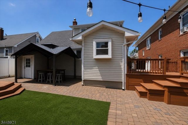 18 N 8Th St, Paterson City, NJ 07522
