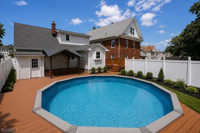 18 N 8Th St, Paterson City, NJ 07522