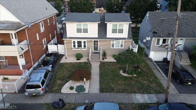 18 N 8Th St, Paterson City, NJ 07522