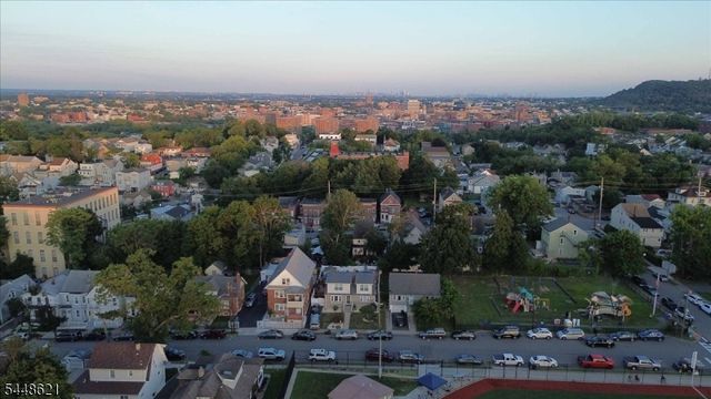 18 N 8Th St, Paterson City, NJ 07522