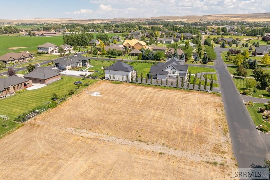 Image 10 of property listing at 4647 E Majestic View Drive, Ammon, ID 83406