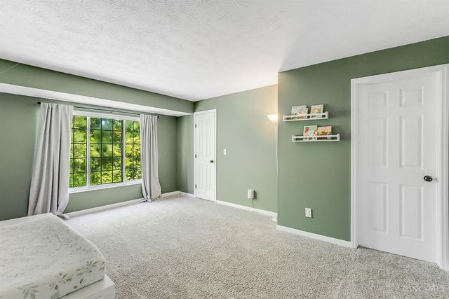 9821 Regatta Drive, Cincinnati, OH 45252