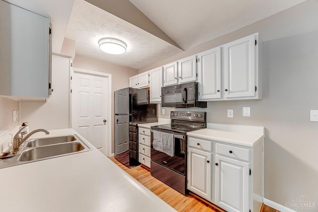 9821 Regatta Drive, Cincinnati, OH 45252