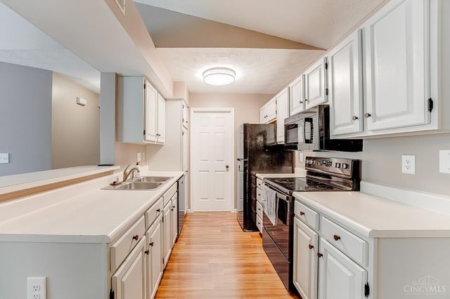 9821 Regatta Drive, Cincinnati, OH 45252