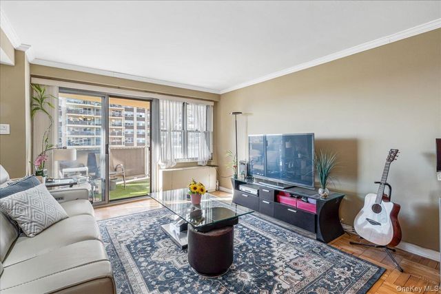 18-05 215th Street 8B, Bayside, NY 11360