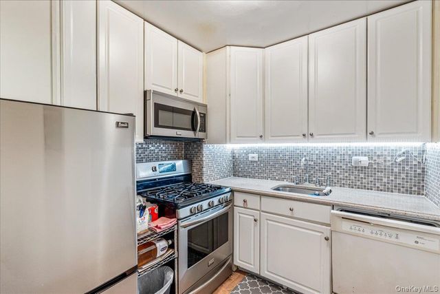 18-05 215th Street 8B, Bayside, NY 11360