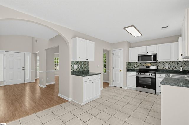6 Stapleford Park, Greenville, SC 29607