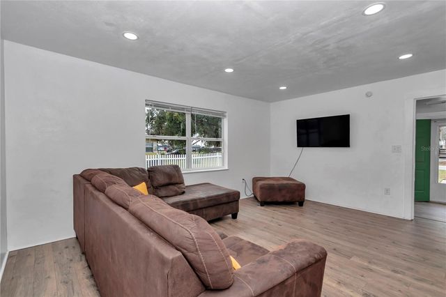 12385 SE 135TH COURT, Ocklawaha, FL 32179