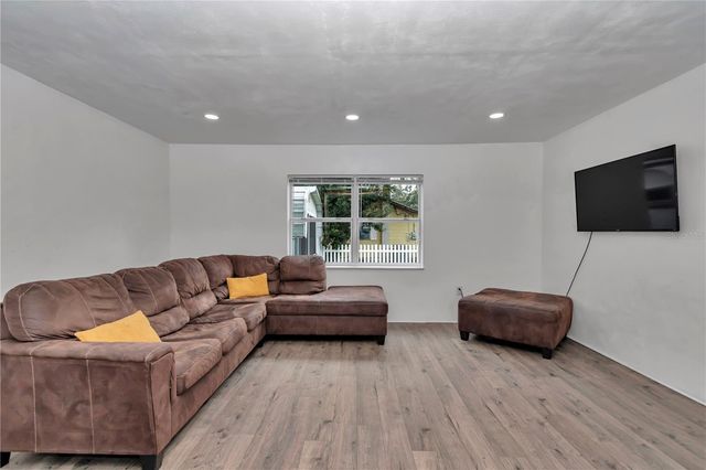 12385 SE 135TH COURT, Ocklawaha, FL 32179