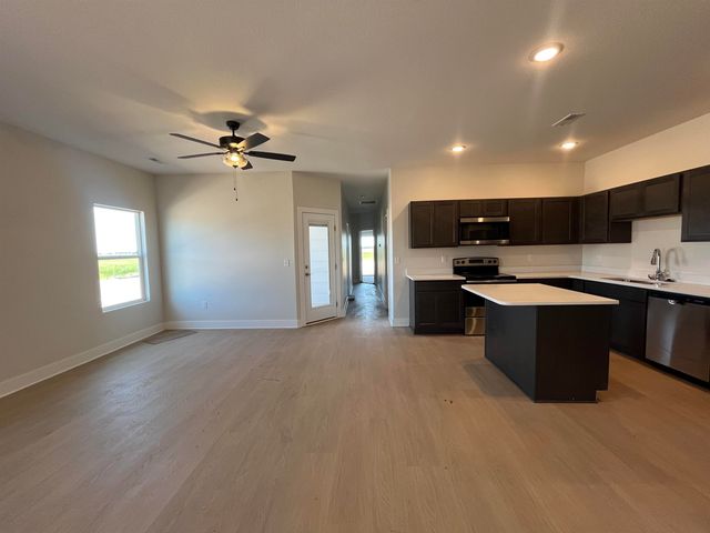 2011 N Reece St, Goddard, KS 67052