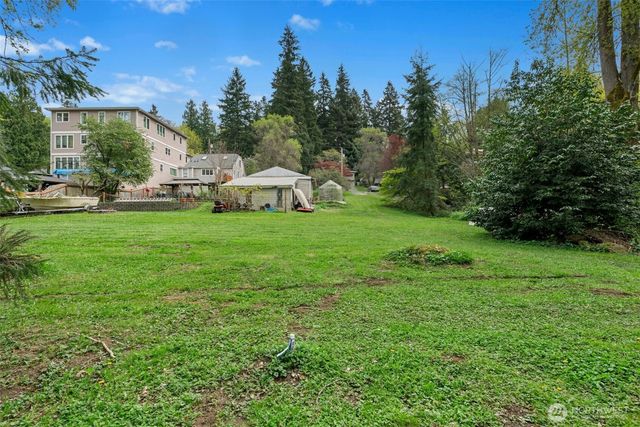 18005 83rd Avenue NE, Kenmore, WA 98028
