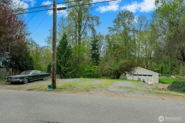 18005 83rd Avenue NE, Kenmore, WA 98028