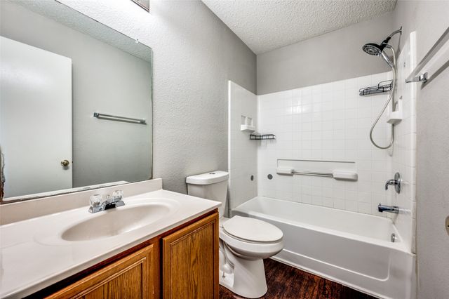 319 Quail Crossing Drive, Sanger, TX 76266