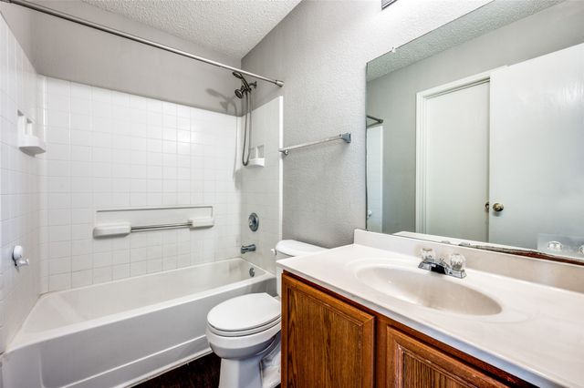 319 Quail Crossing Drive, Sanger, TX 76266