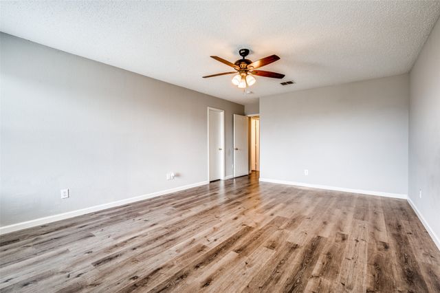 319 Quail Crossing Drive, Sanger, TX 76266