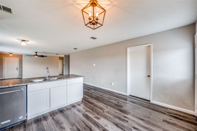 319 Quail Crossing Drive, Sanger, TX 76266