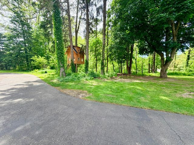 1346 W Marquette Woods Road, Lincoln Twp, MI 49085