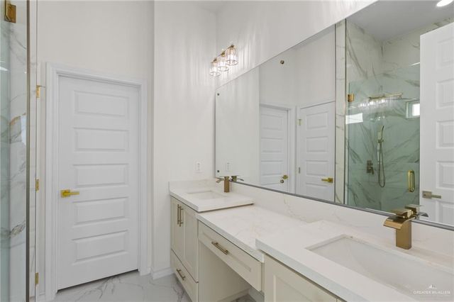 3013 N Rosalinda Street, Edinburg, TX 78542