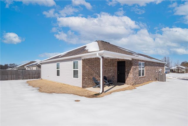 408 W Pittsfield Street, Siloam Springs, AR 72761