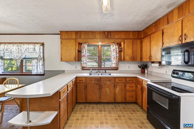 374 LOCUST LN, Ruckersville, VA 22968