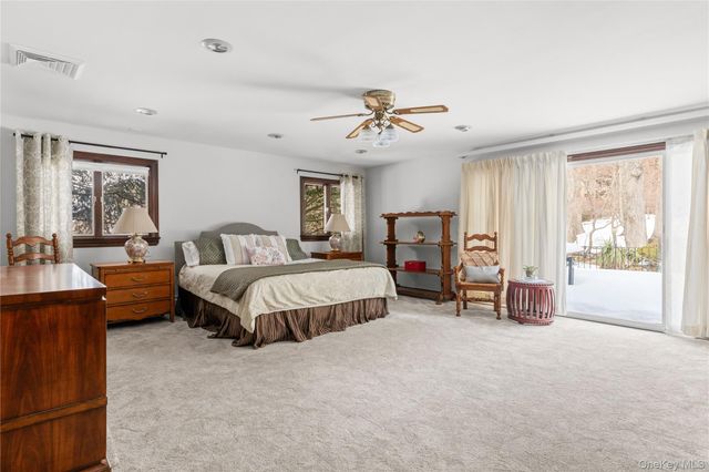 10 Dorchester Drive, Muttontown, NY 11545