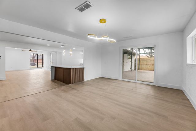 2001 Kent Drive, Arlington, TX 76010