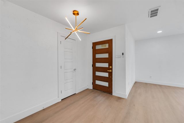 2001 Kent Drive, Arlington, TX 76010