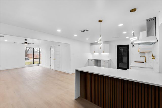 2001 Kent Drive, Arlington, TX 76010
