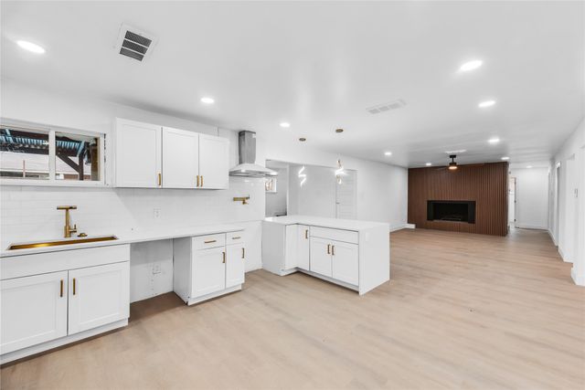 2001 Kent Drive, Arlington, TX 76010