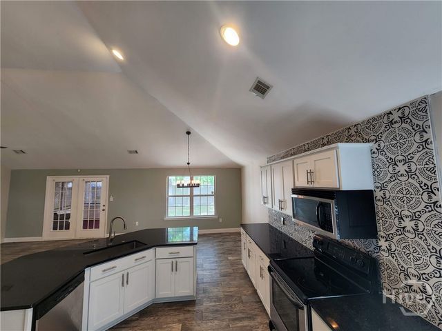 106 Meadowside Lane, Savannah, GA 31405