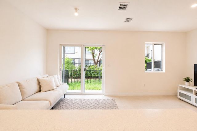 5085 SW 37th Street, West Park, FL 33023
