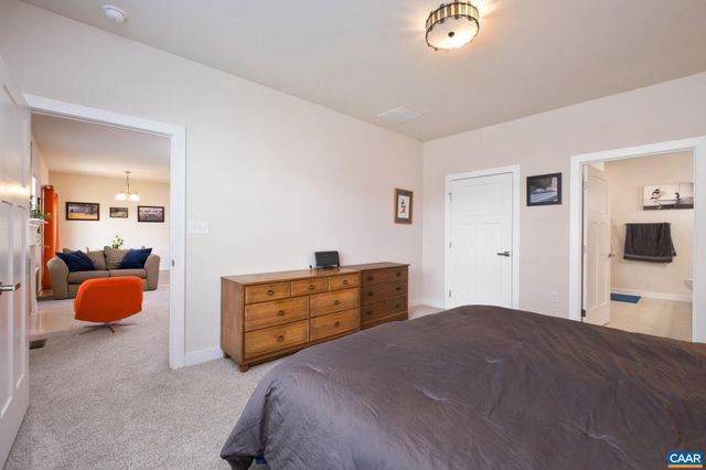 3013 SUN VALLEY DR, Charlottesville, VA 22903