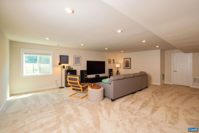 3013 SUN VALLEY DR, Charlottesville, VA 22903