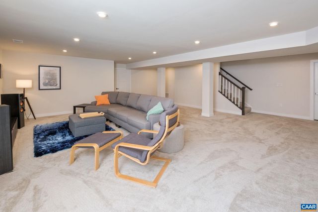 3013 SUN VALLEY DR, Charlottesville, VA 22903