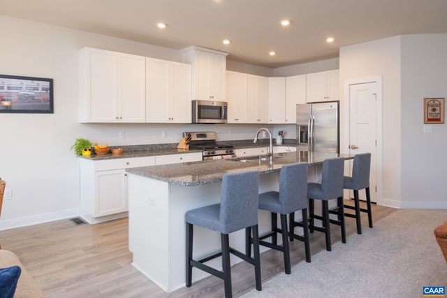 3013 SUN VALLEY DR, Charlottesville, VA 22903