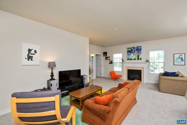 3013 SUN VALLEY DR, Charlottesville, VA 22903