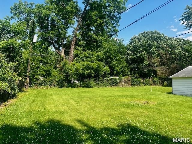 9840 Green Valley Drive, St Louis, MO 63136