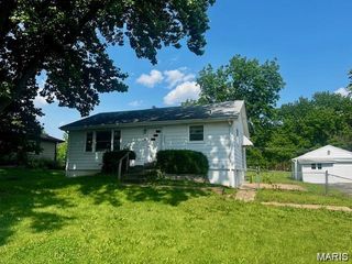 9840 Green Valley Drive, St Louis, MO 63136